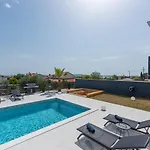 Bella Vista *